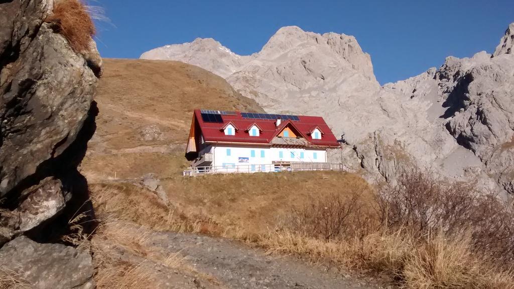 Gasthof Zum Loewen Sankt Jakob im Lesachtal Dış mekan fotoğraf