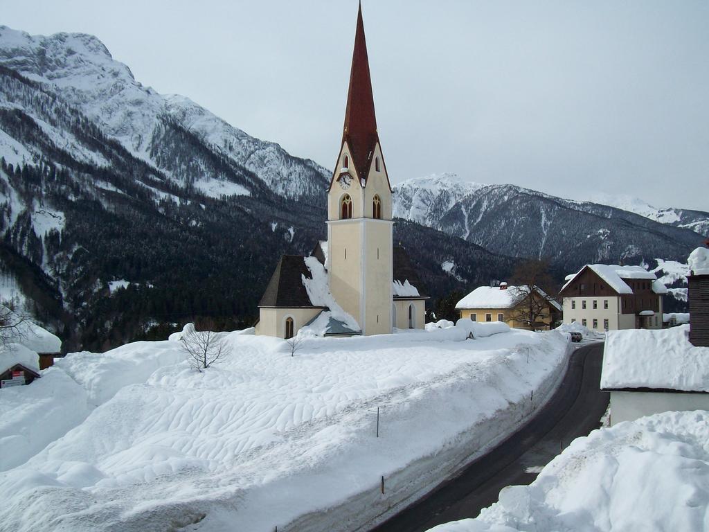 Gasthof Zum Loewen Sankt Jakob im Lesachtal Dış mekan fotoğraf